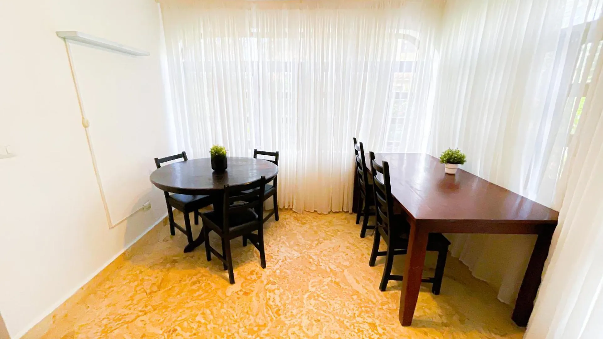 Tropical Suites Villas And Homes - Beach Club, Spa, Restaurants - Playa Los Corales 푼타 카나 5*,