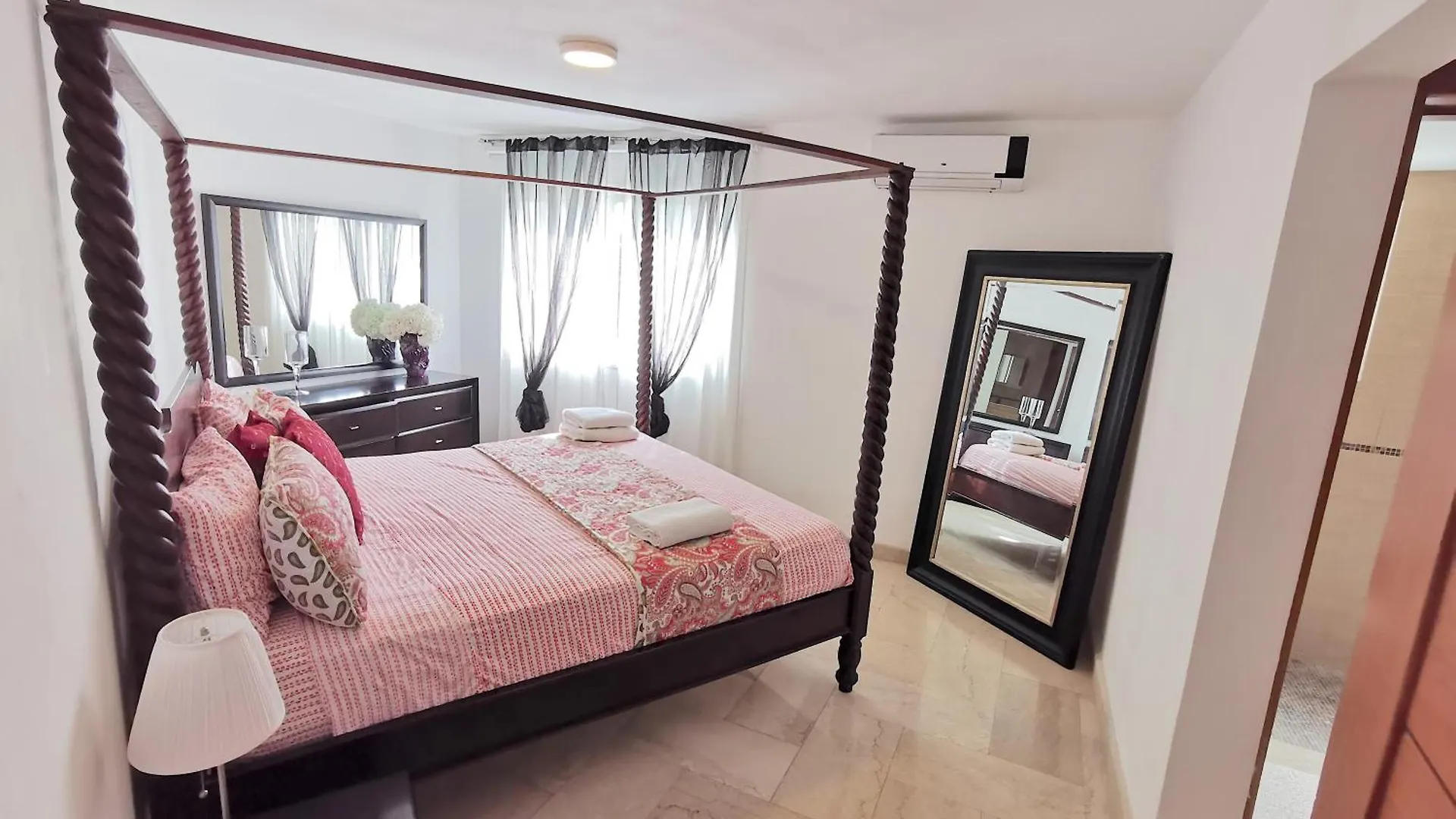 酒店 Tropical Suites Villas And Homes - Beach Club, Spa, Restaurants - Playa Los Corales 蓬塔卡纳